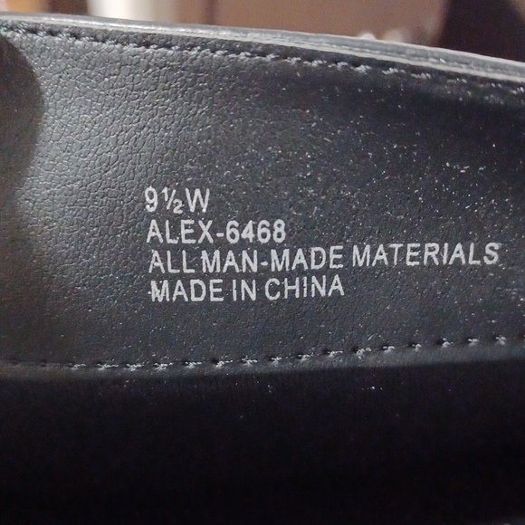 NWOT cloud walker boots from avenue - Picture 5 of 7